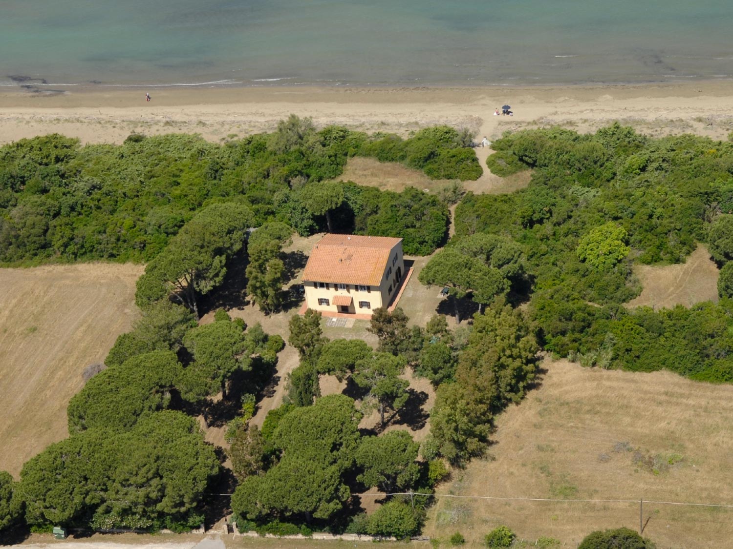 Casale Sprofondati sulla spiaggia della giannella